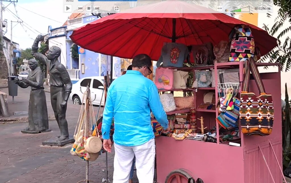 Wilson Ruiz en Cartagena durante entrevista con infomilenials.