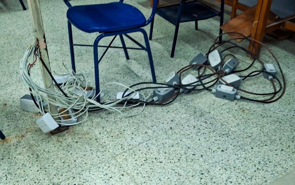 Las obras inconclusas del consorcio Nueva Esperanza preocupan a la comunidad educativa.