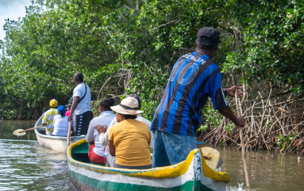 Recorrido con los pescadores de la Boquilla ´por la Ciénaga de la Virgen.