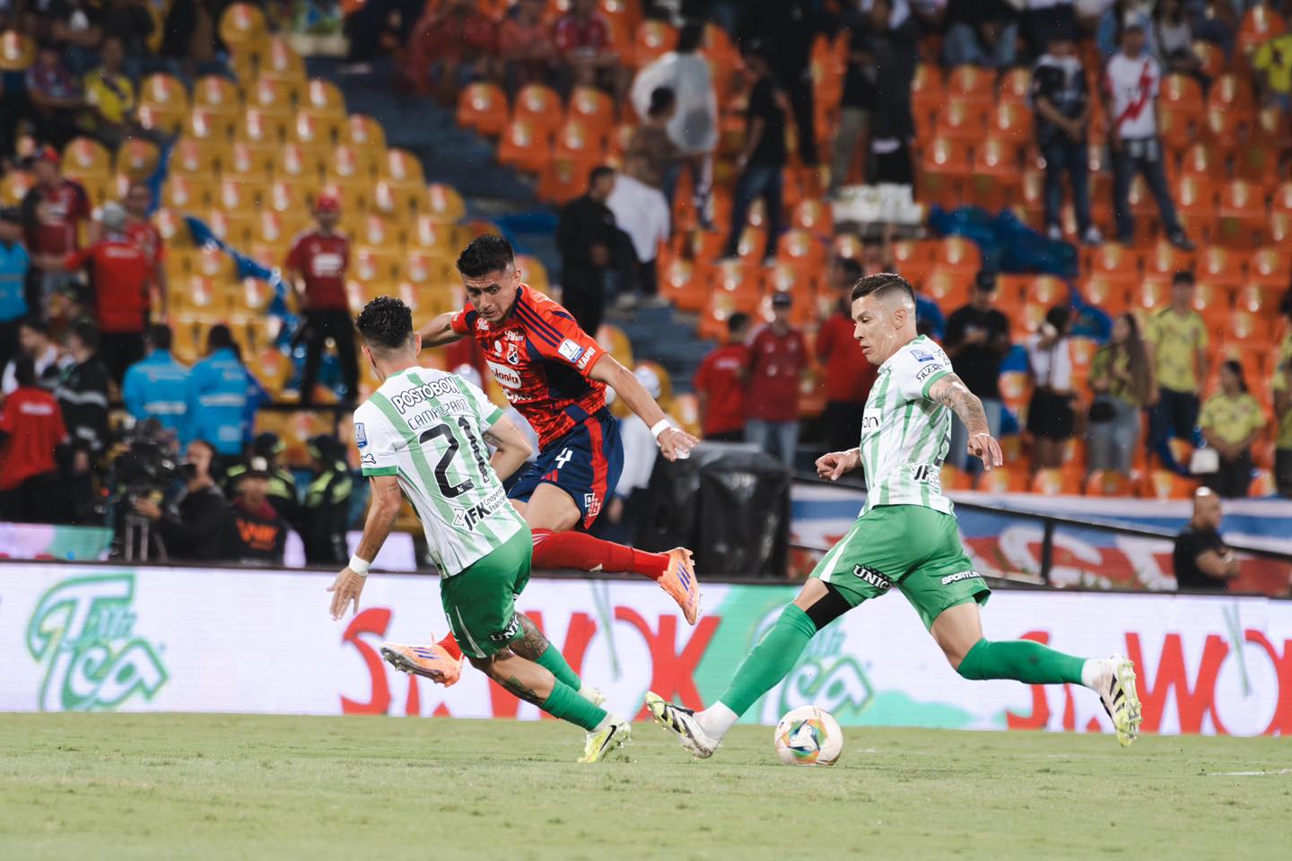 Un partido intenso, pero sin muchas opciones de gol, así se jugó el clásico paisa en el Atanasio. 