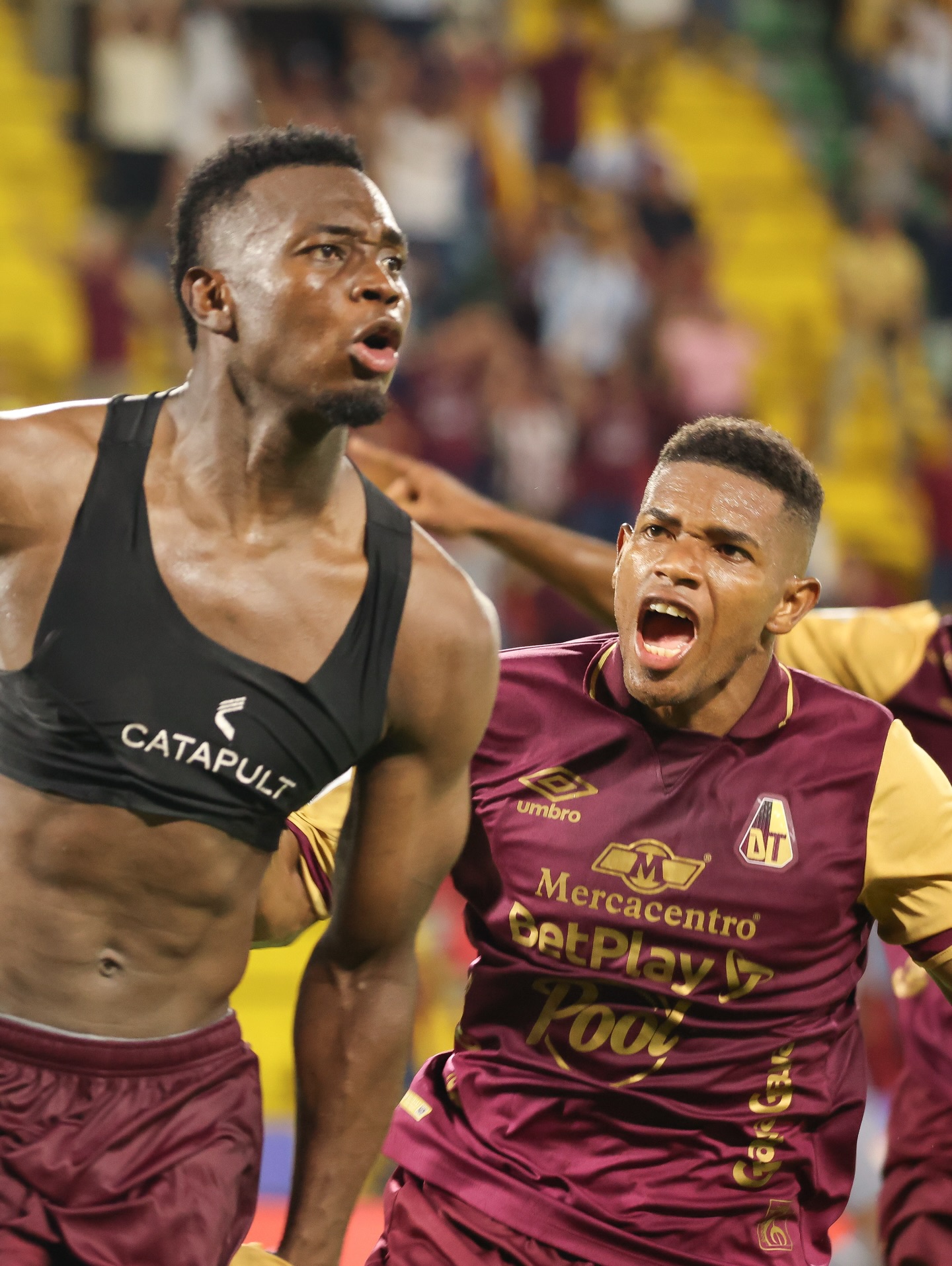 Adrián Parra celebra eufóricamente el gol agónico con el que le dio la victoria a Tolima ante Santa Fe. Foto: Cortesía- Club Deportes Tolima SA.