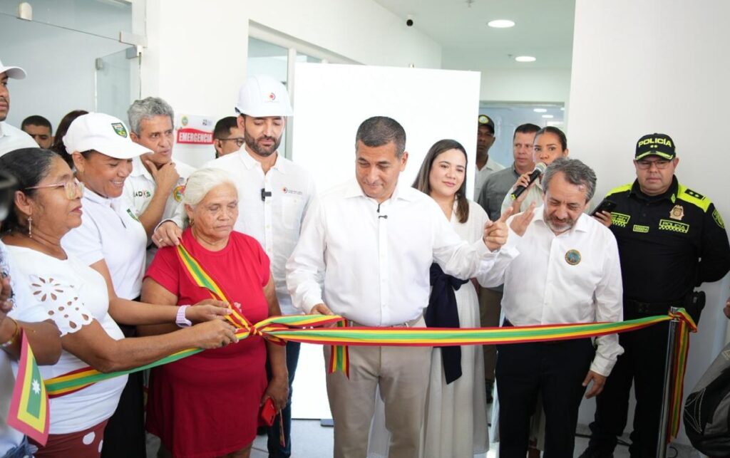 14 años después, autoridades y comunidad inauguran oficialmente el hospital de Nelson Mandela en Cartagena. 