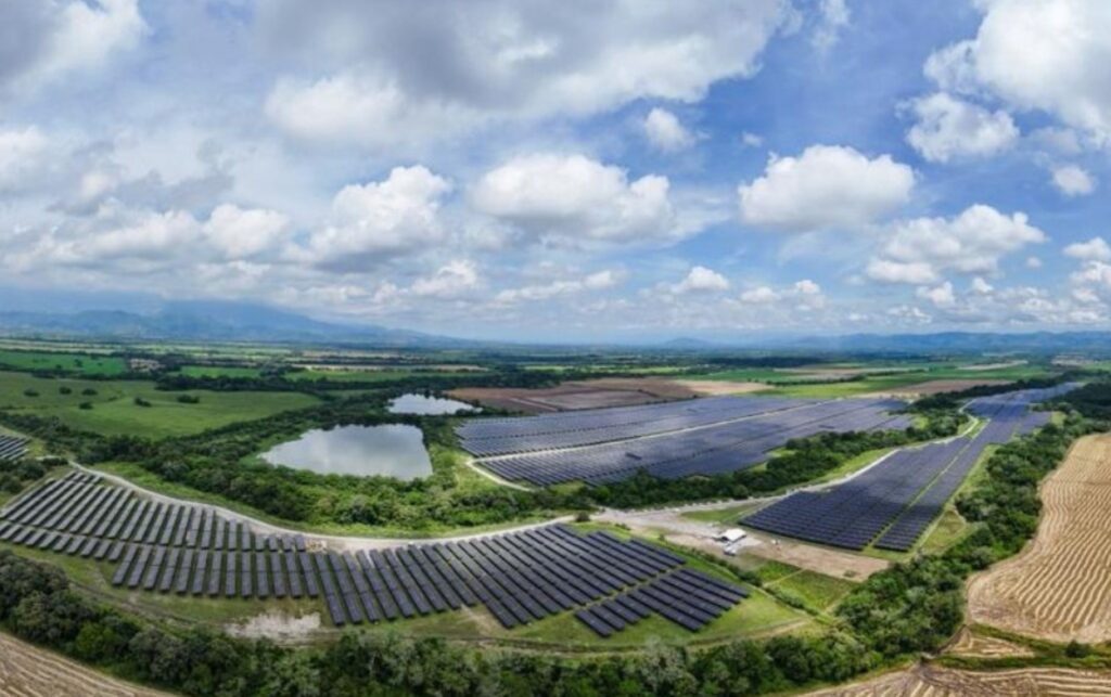 Colombia suspende suministro de energía y prioriza generación propia en medio de alertas climáticas y presión energética.