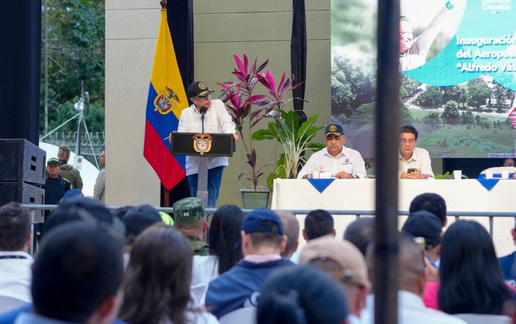 Estación de radar en Leticia_ el presidente Gustavo Petro expone su visión de seguridad humana durante la inauguración en el aeropuerto Alfredo Vásquez Cobo.