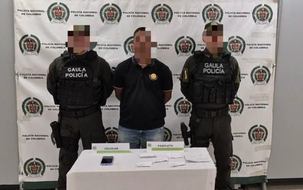 Golpe a la extorsión_ capturado señalado de entregar panfletos extorsivos durante procedimiento de la Policía Metropolitana de Cartagena.