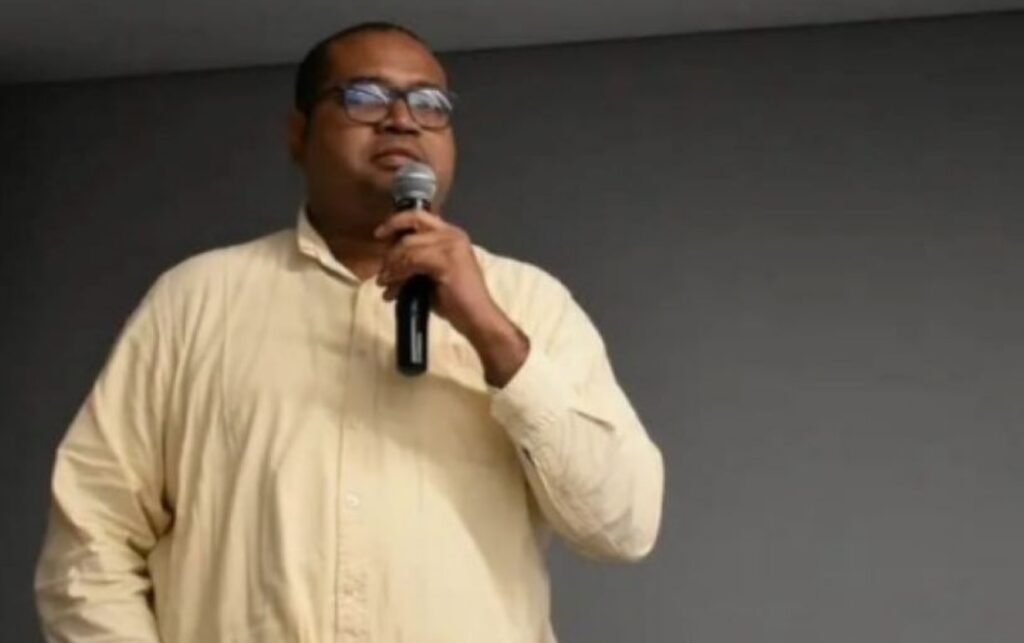 Humanización de la salud_ el médico Alberto Viola Teherán, analiza cómo el sistema prioriza trámites sobre la relación humana en la atención médica en Colombia.