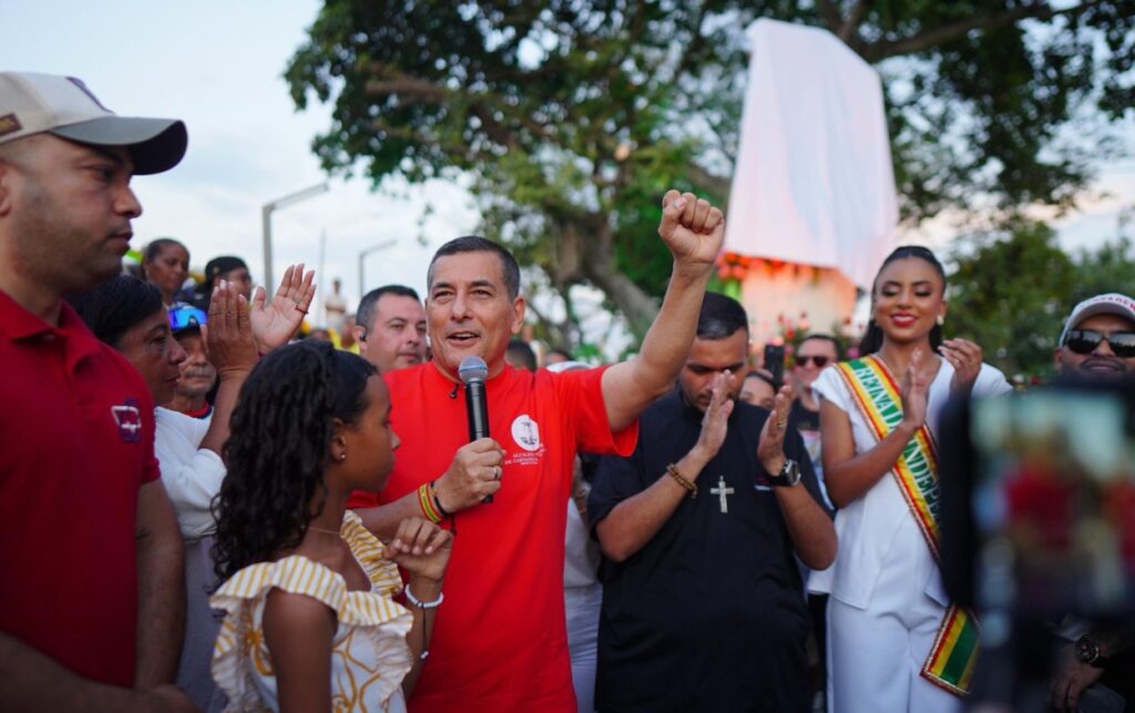 Más de 2 mil metros cuadrados recuperados del Parque de La Virgencita fueron entregados a la comunidad de Blas de Lezo por el alcalde Dumek Turbay durante el acto oficial.