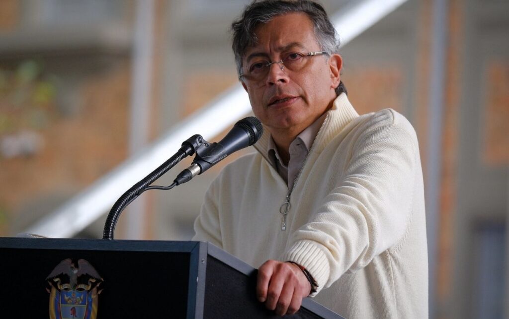 Presidente Gustavo Petro expone su postura sobre la repatriación de fondo y la inversión productiva de largo plazo en Colombia. 