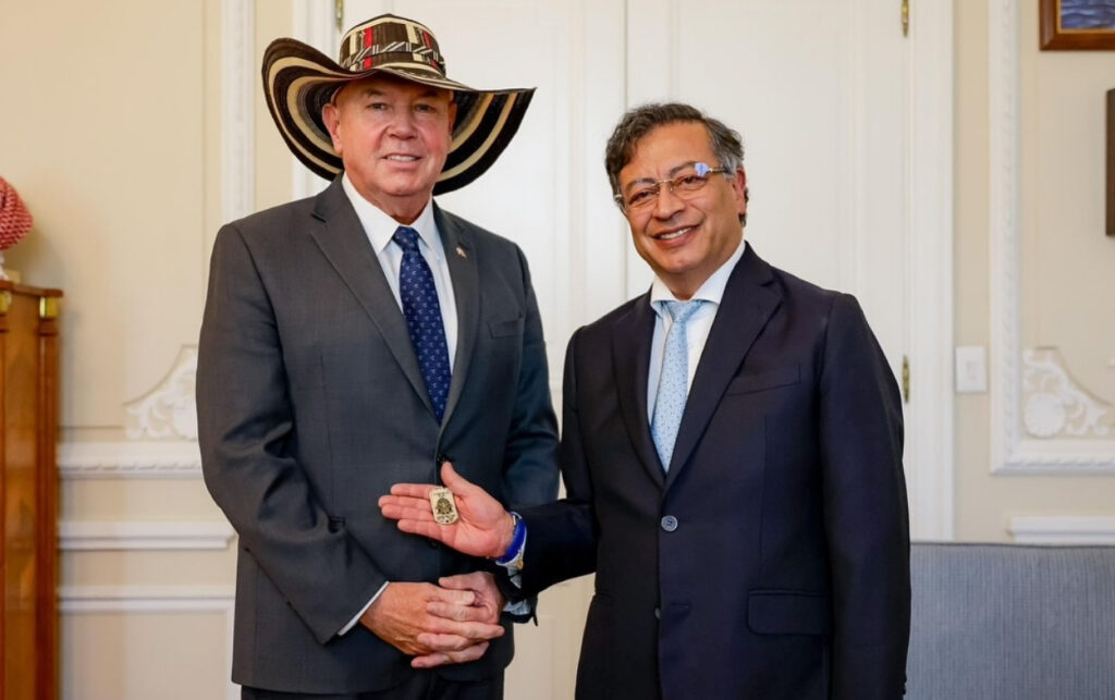 Reunión clave del Gobierno con representante de Estados Unidos en medio de tensión diplomática.