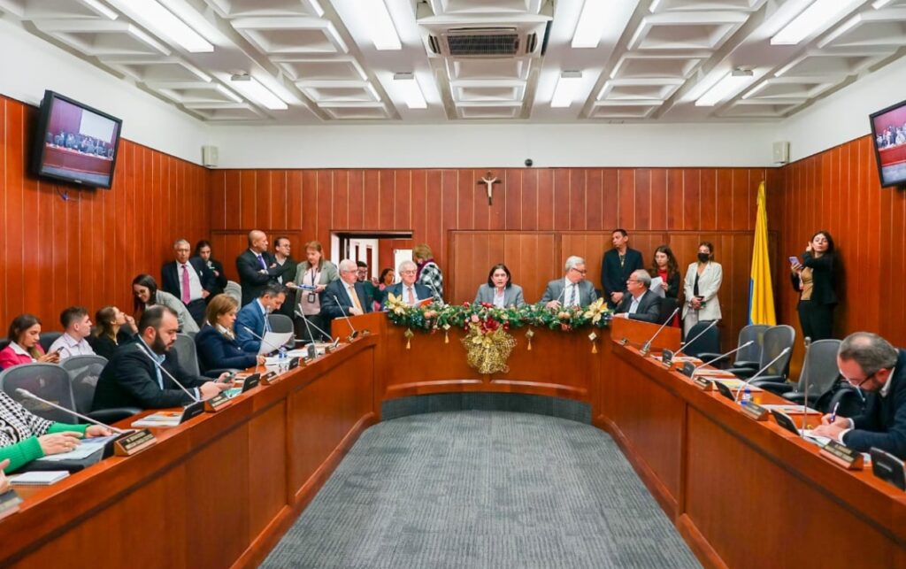 Sesión de comisión del Congreso en imagen de archivo que ilustra el debate sobre la prima especial de congresistas.