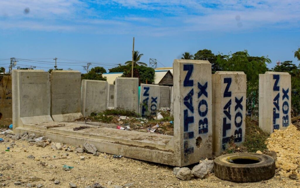 Estructuras del Puente de Las Palmeras listas para su instalación tras reanudarse la obra suspendida. 