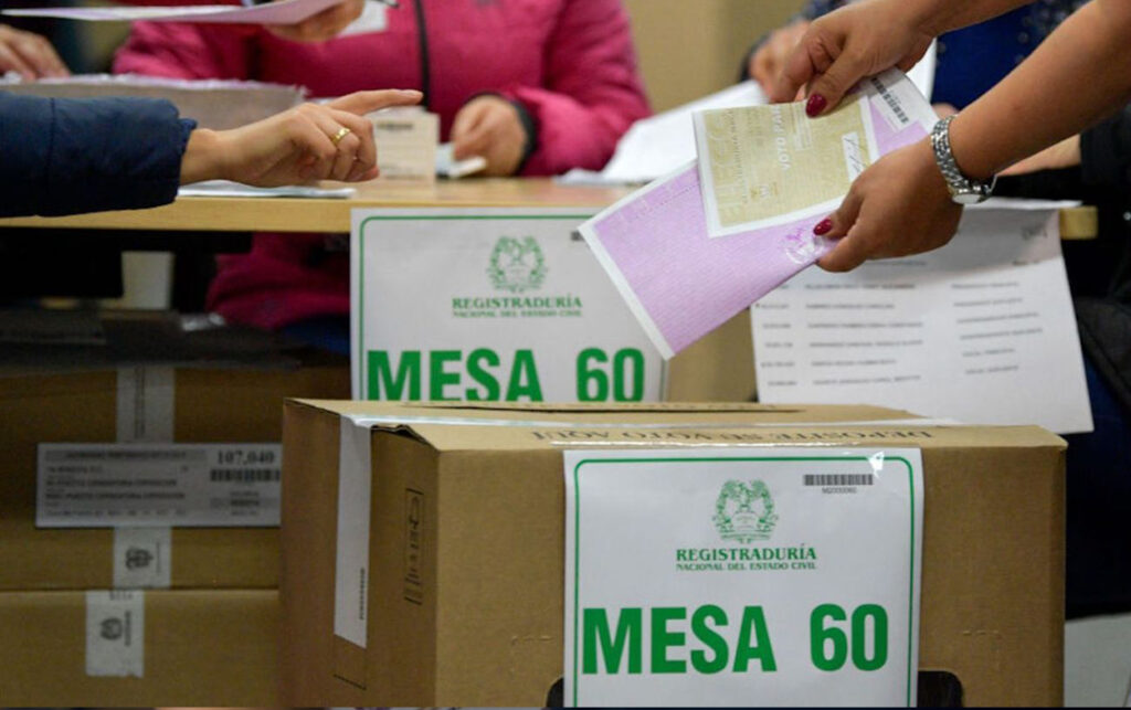Conteo de votos en elecciones legislativas en Colombia.