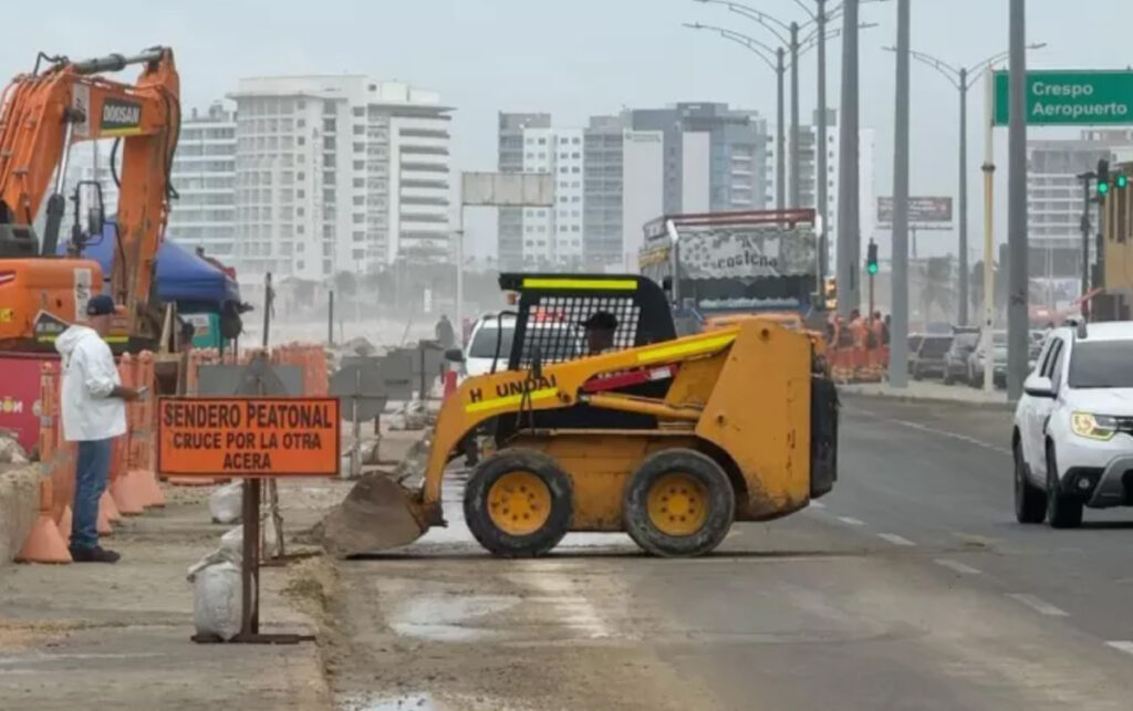 Oleaje superior a tres metros afecta la costa de Cartagena.
