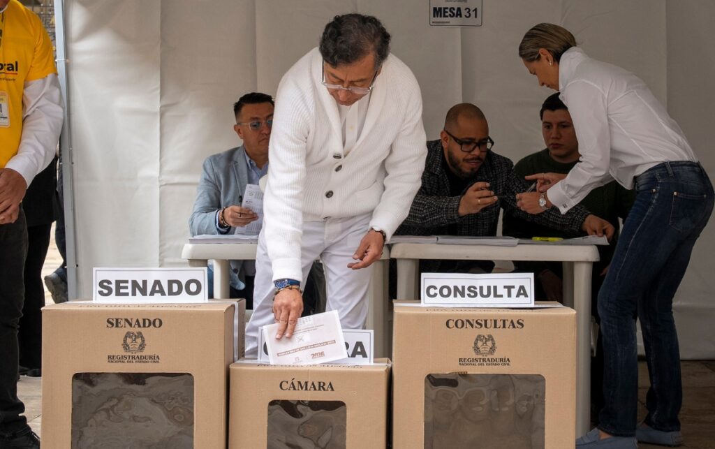 Al iniciar las elecciones legislativas, el presidente Gustavo Petro denunció la circulación de más de 4 mil millones de pesos para la compra de votos.
