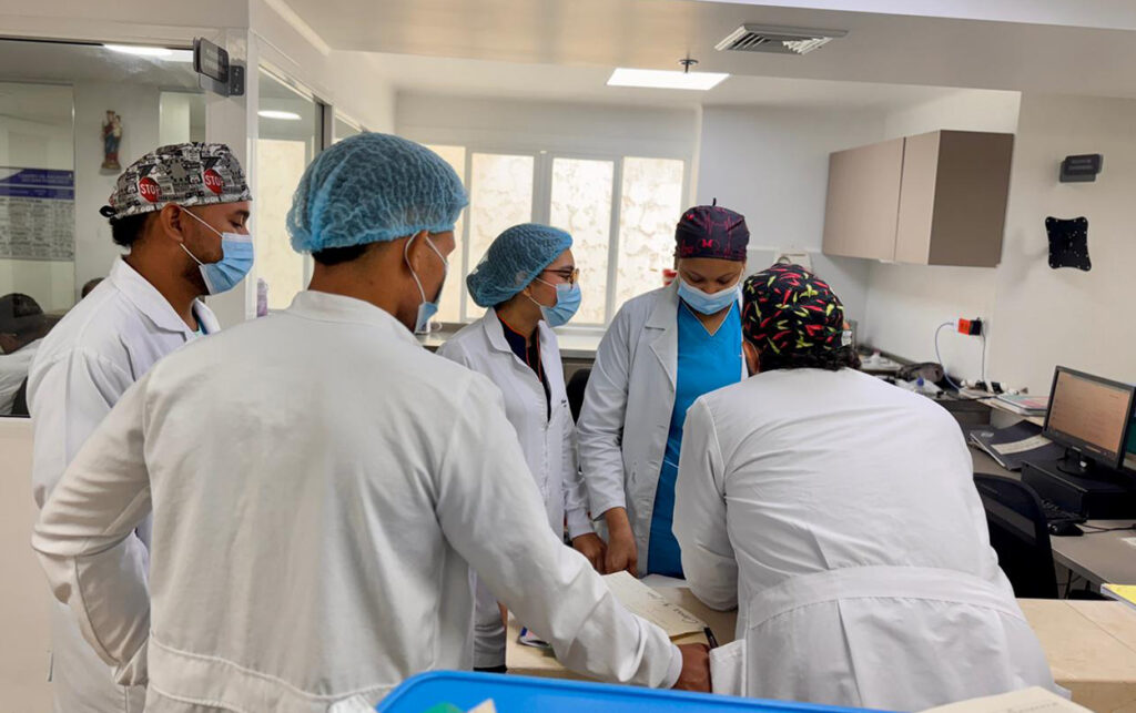 Autoridades reiteran respeto al personal de salud