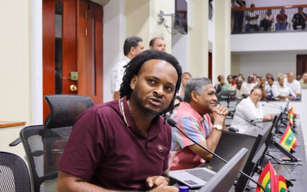 El concejal Armando Córdoba participó en debate Distriseguridad y planteó ampliar discusión sobre responsabilidades en seguridad.