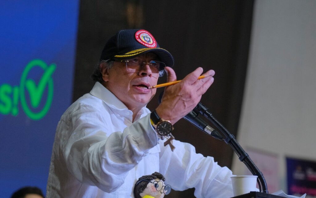 La ley 2568 de 2026 revoluciona la educación superior mientras el presidente Gustavo Petro pronuncia su discurso durante la promulgación en Popayán.