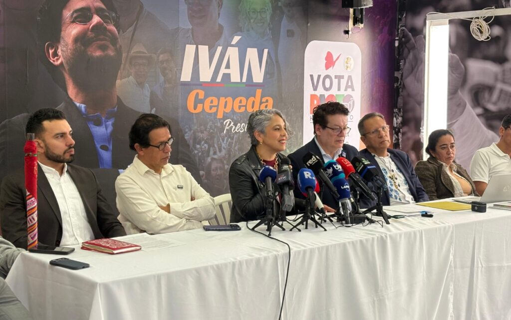 Las dudas para las elecciones 2026 expuestas por líderes del Pacto Histórico durante una rueda de prensa sobre transparencia y software electoral. 