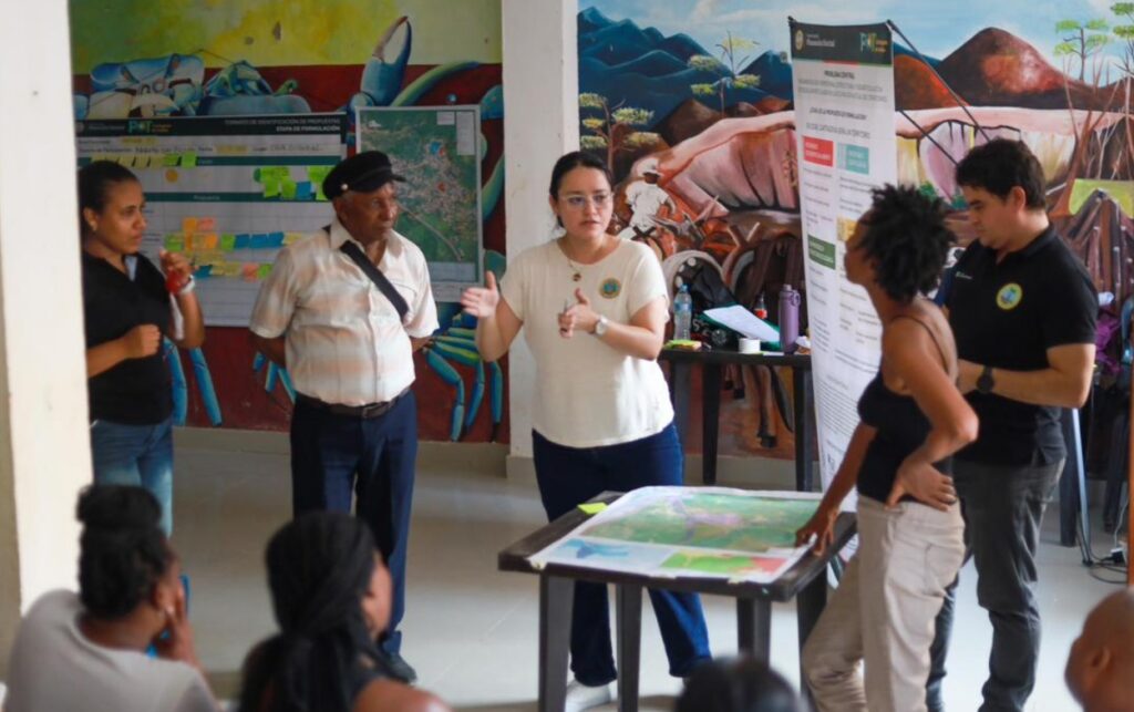 Más de 20 años Cartagena reactiva el POT con mesas de participación ciudadana donde comunidades aportan propuestas para el ordenamiento territorial.