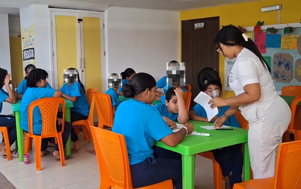 Más de 30 años formando desde el acompañamiento profesional en aulas de intervención psicosocial infantil.