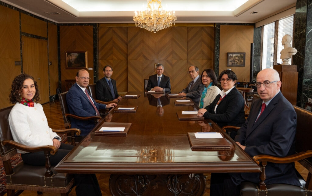 Más del 11% en tasas_ junta del Banco de la República reunida definiendo política monetaria en Colombia