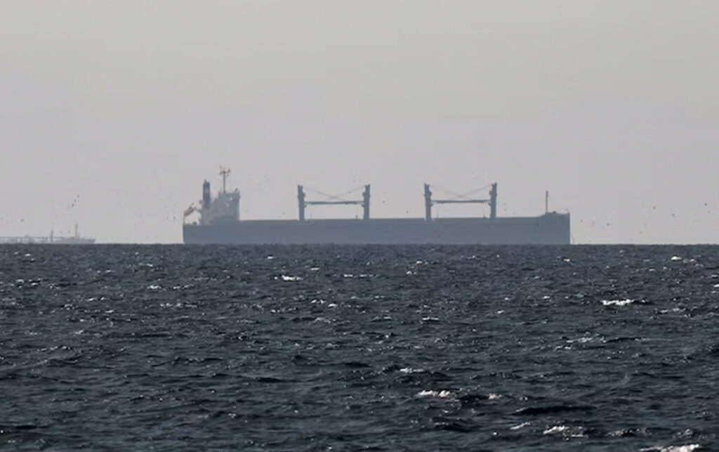 Buques comerciales y petroleros en el estrecho de Ormuz bajo tensión por el conflicto regional.