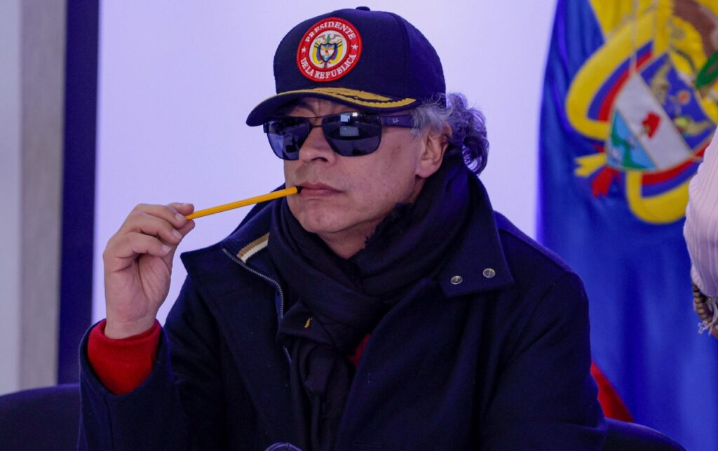 Presidente reflexiona durante Consejo de Ministros sobre la Frontera con Ecuador y tensiones comerciales.