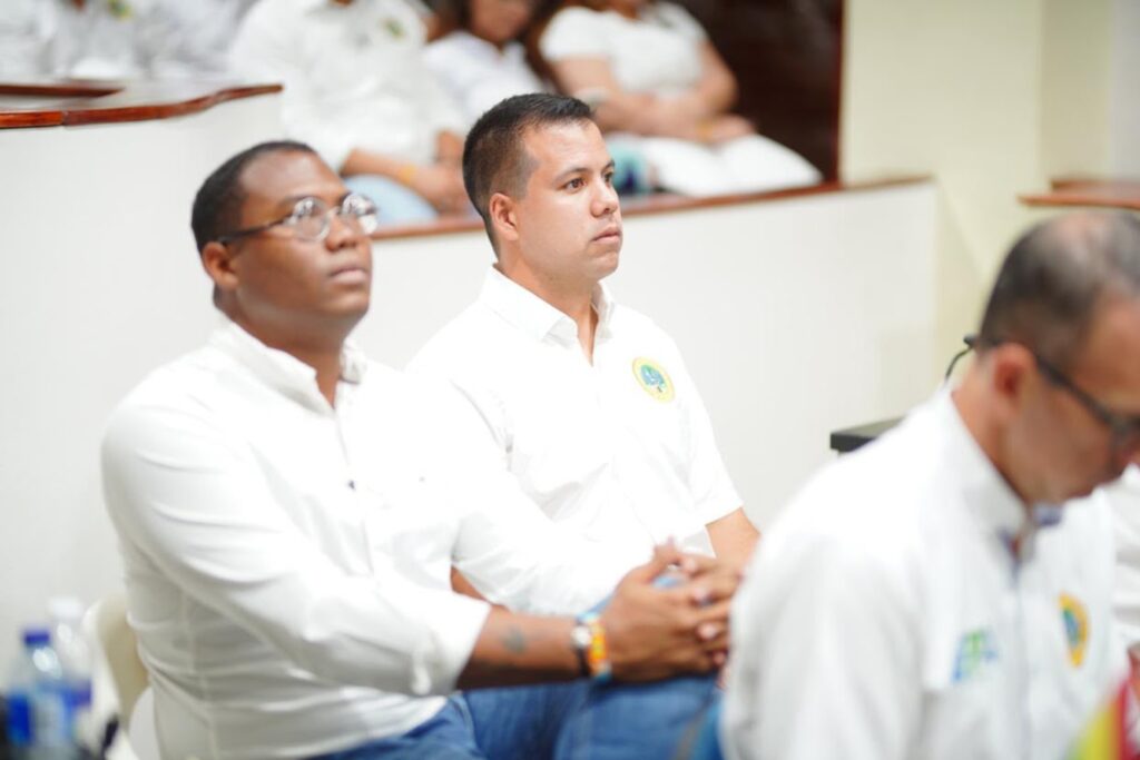 Dayro Bustillo, Campo Elías y Bruno Hernández dejan sus cargos para mantener abiertas opciones políticas