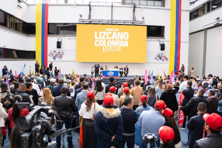 El exministro Mauricio Lizcano oficializa su aspiración con el movimiento Firmes con Lizcano, Colombianismo.