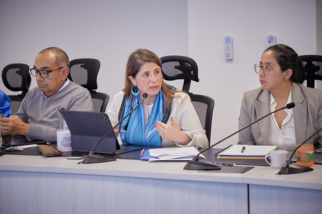 La Defensoría del Pueblo convocó diálogo con hospitales por la creciente crisis hospitalaria en diferentes regiones del país