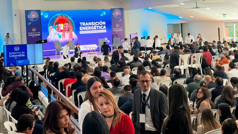 Ecopetrol lanza ofensiva con inversiones en geotermia, hidrógeno, eólica y solar para liderar la transición energética en Colombia.