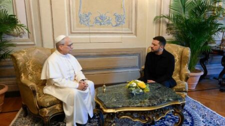 Encuentro privado entre Papa León XIV y presidente de Ucrania