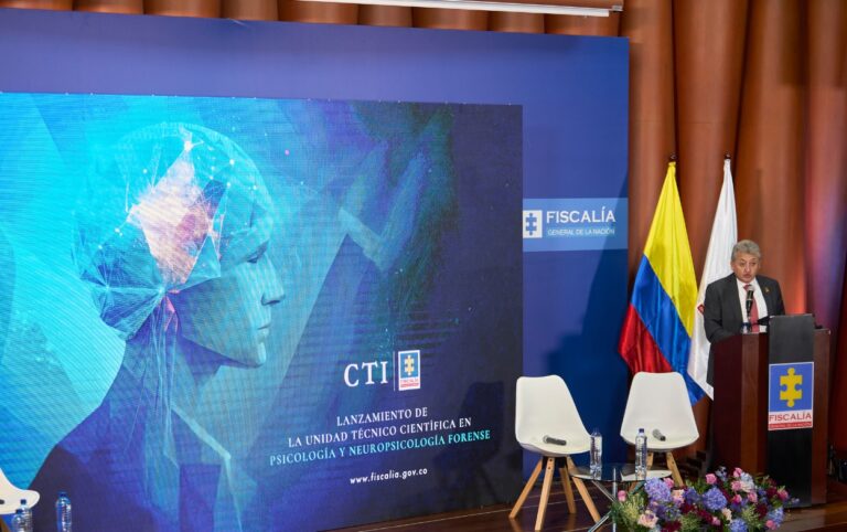 La Fiscalía General de la Nación presenta unidad forense para reforzar investigaciones en violencia de género.