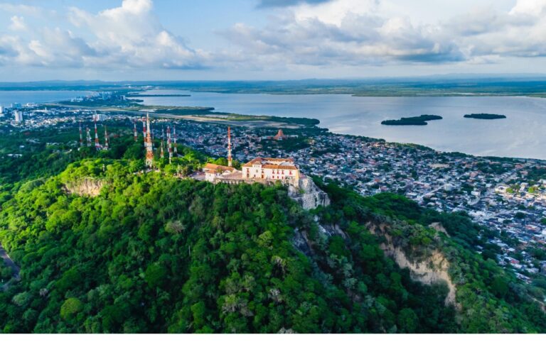 La pobreza monetaria en Cartagena bajó al 41,1 % en 2024.