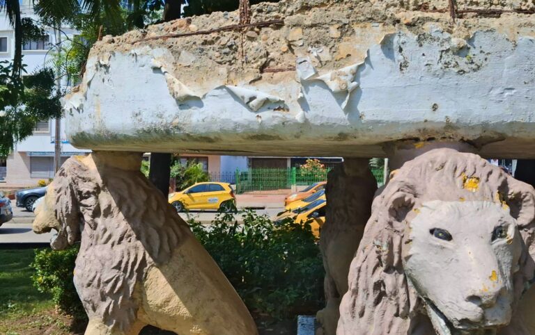 Piden intervención del parque Joaquín F. Vélez por abandono.