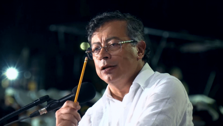 Presidente Petro defiende soberanía con orden de bloquear carbón a Israel.