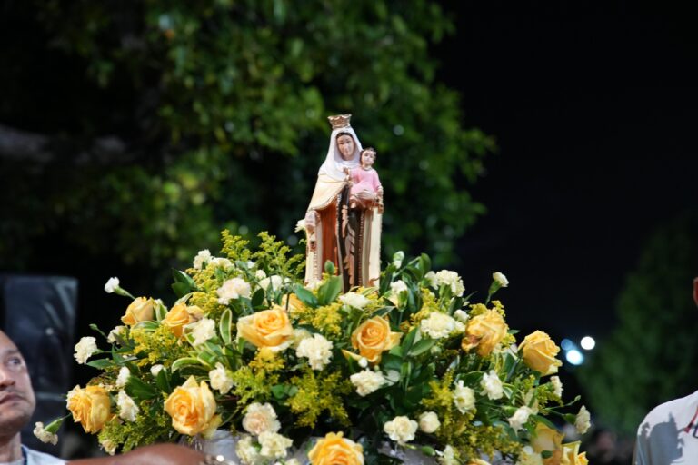 Procesión durante las fiestas de la Virgen del Carmen en Cartagena.