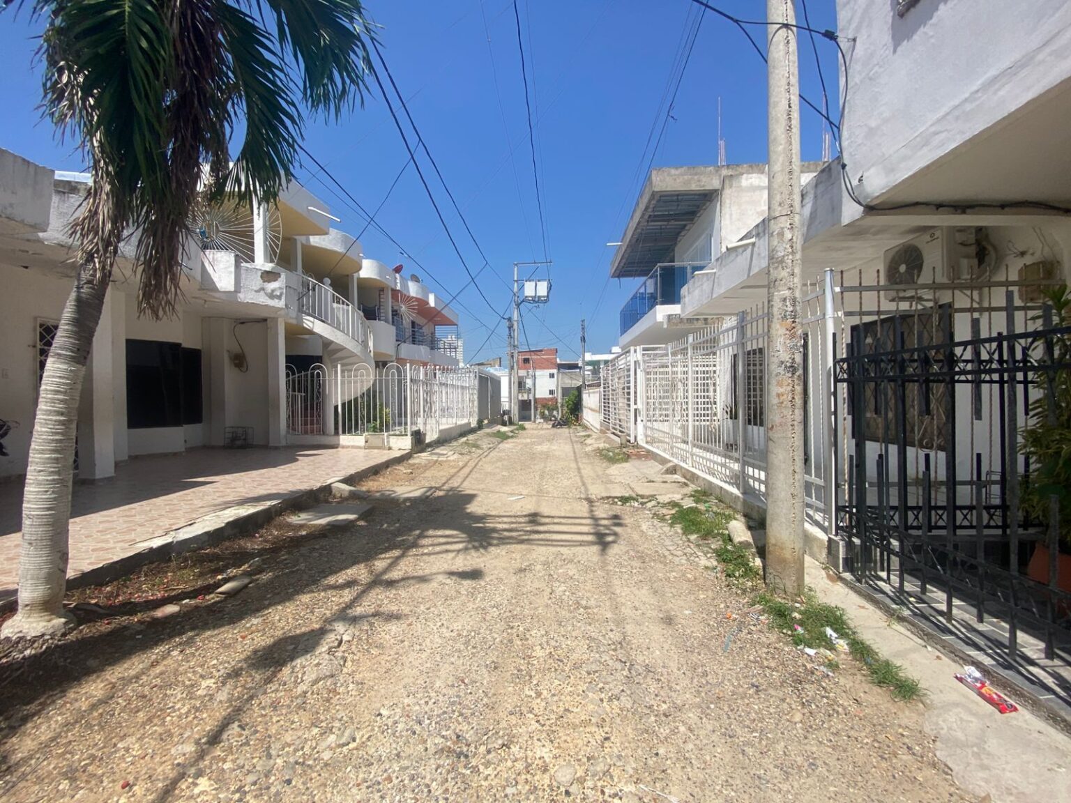 Vecinos denuncian calle sin pavimentar en La Providencia