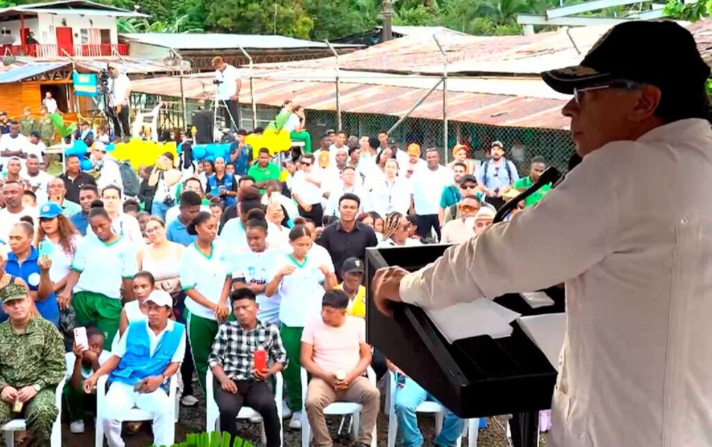 El presidente Petro pidió unidad y rechazar la violencia en acto en Chocó.