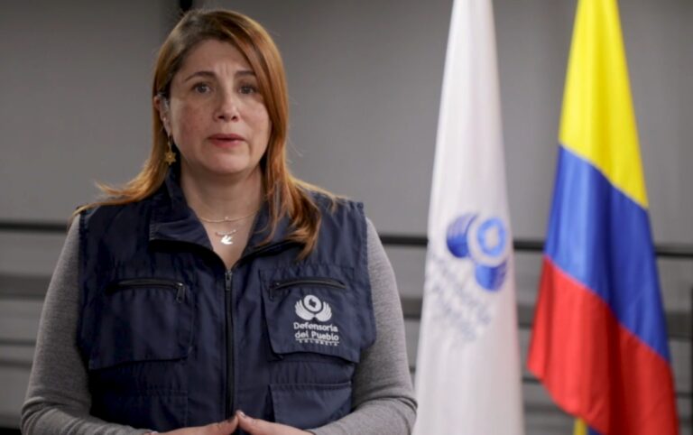 La defensora del pueblo llama al respeto tras condena de Uribe.