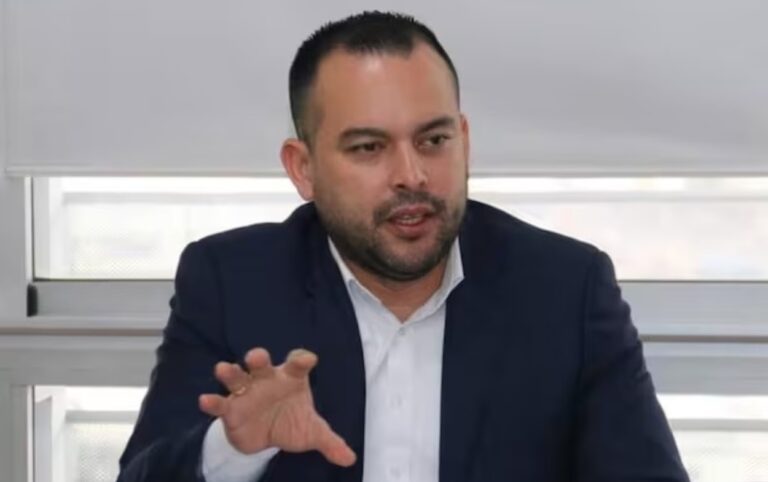 Edwin Palma exige rectificación a Cambio por supuestos sobrecostos en transformadores.