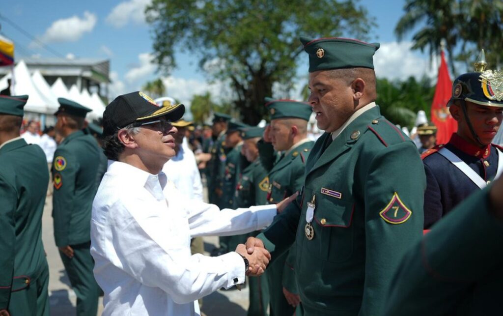 Las mejoras salariales para policías y soldados desde 2026 en Colombia..