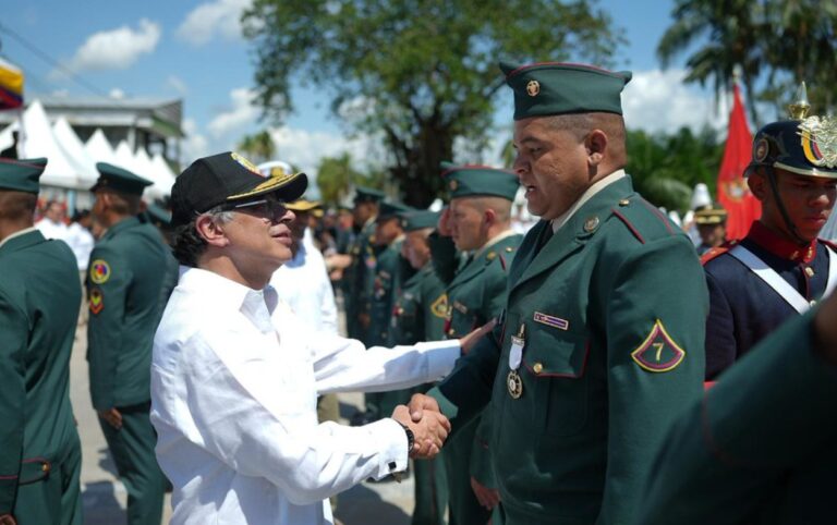 Las mejoras salariales para policías y soldados desde 2026 en Colombia..