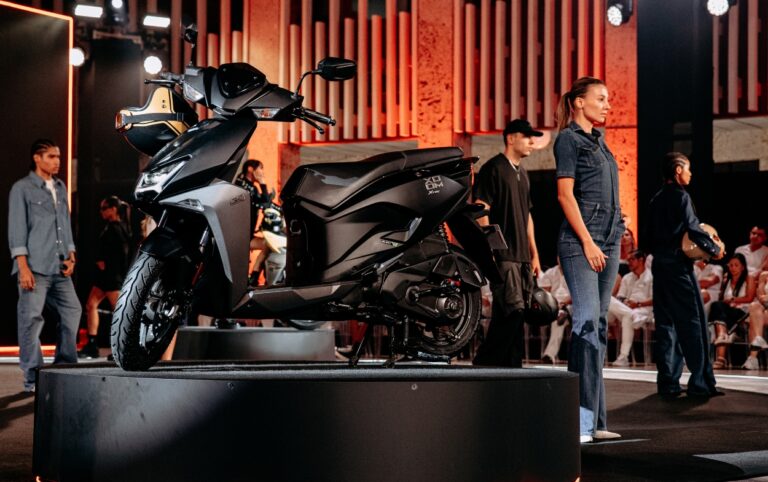 Los detalles de la nueva Hero Xoom lanzada en Cartagena durante su gala de presentación.