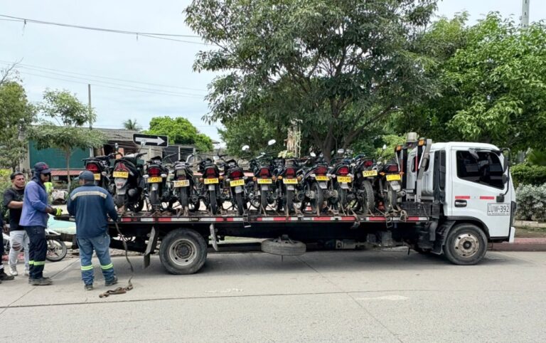 Más de 200 motocicletas inmovilizadas en operativos de tránsito en Cartagena.
