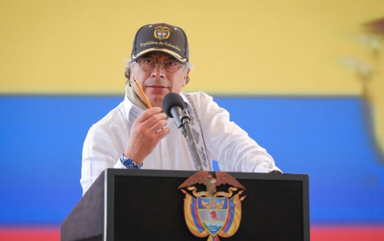 Petro acusa a mafias europeas por asesinato de Uribe Turbay.