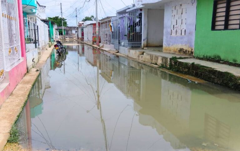 Inundaciones en Olaya Herrera generan emergencia sanitaria y exponen a los habitantes de Campamento a aguas negras y enfermedades.