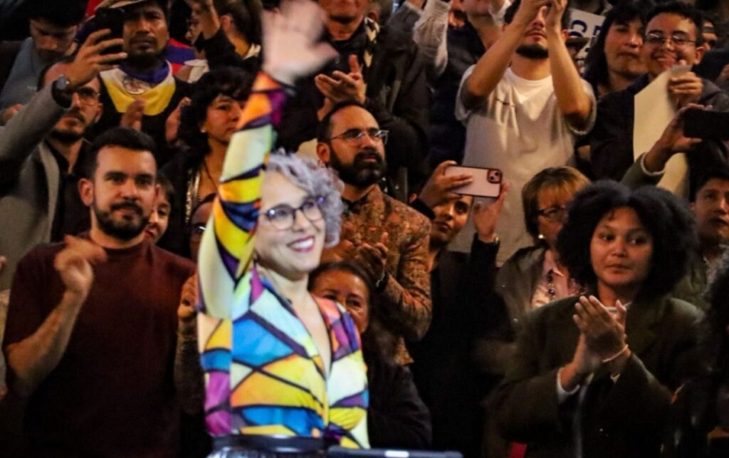 Senadora Pizarro anuncia rumbo al Frente Amplio y llama a la unidad..