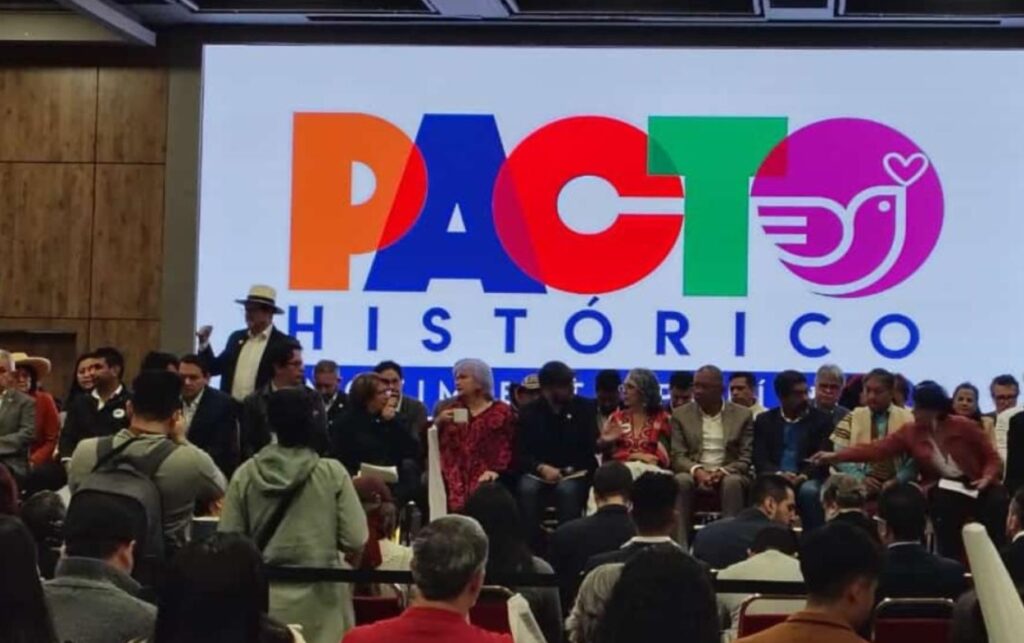 El CNE impulsa la unión estratégica del Pacto Histórico Dirigentes y militancia del Pacto Histórico en un evento nacional, realizado tras la resolución emitida por El CNE.