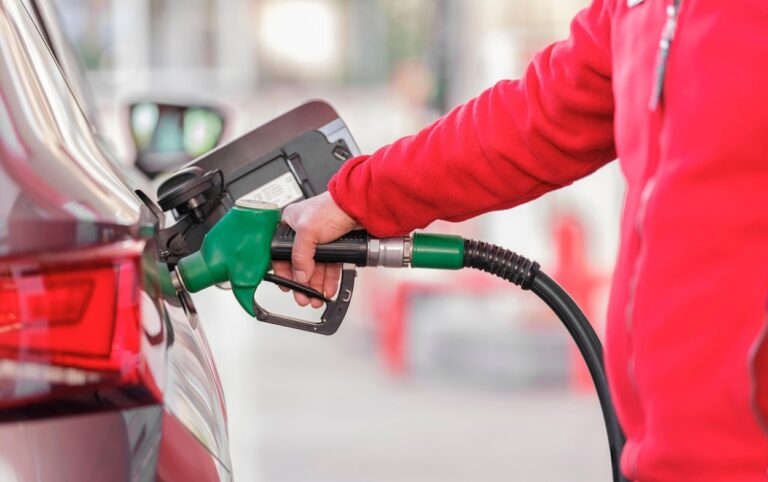 Estación de servicio en Colombia durante jornada habitual, en medio del debate nacional por el Precio de la Gasolina y su ajuste gradual anunciado por el Gobierno.